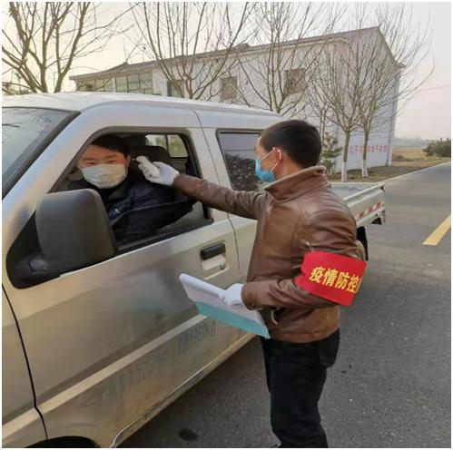 舒城县:“红袖章”在疫情防控一线跃动
